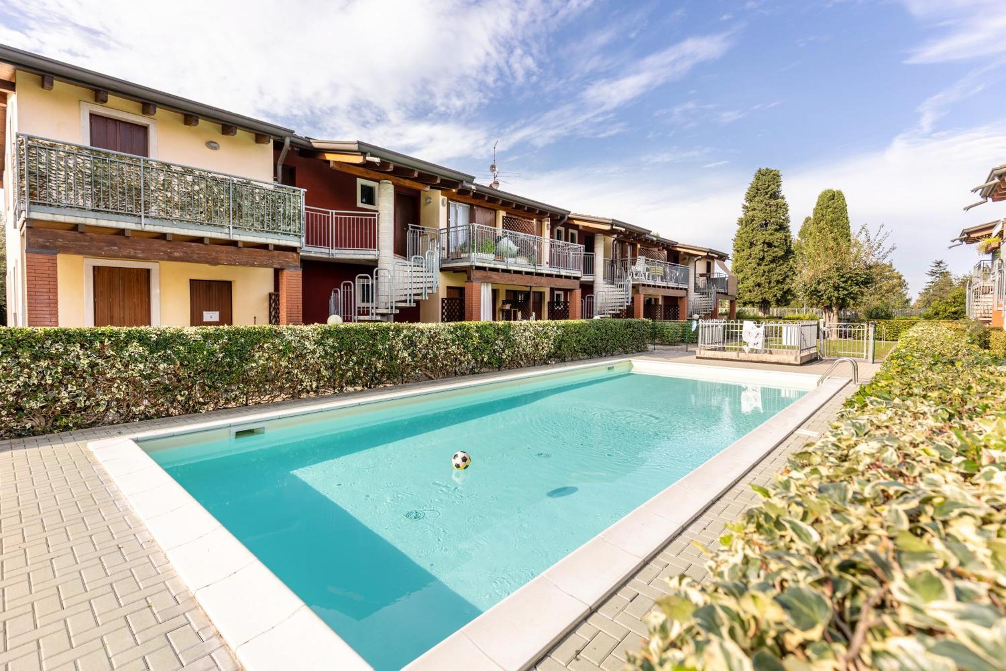 Residence La Corte Near Gardaland Castelnuovo del Garda Εξωτερικό φωτογραφία