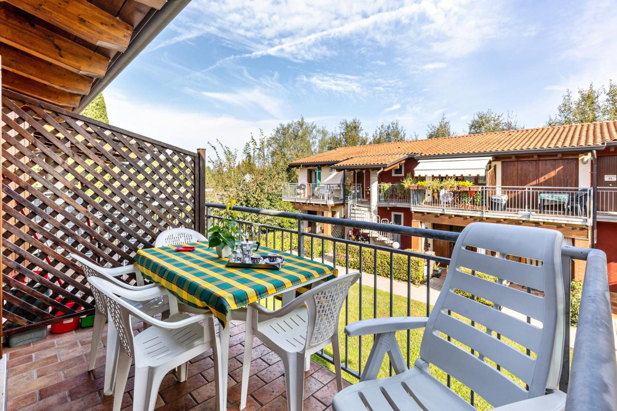 Residence La Corte Near Gardaland Castelnuovo del Garda Εξωτερικό φωτογραφία